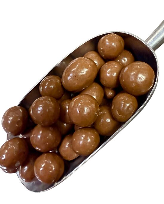 Lazdyno riešutai pieniniame šokolade